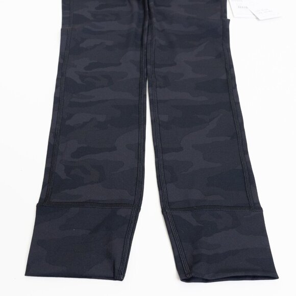 Vuori Daily Legging Black Camo 7/8 Length BreatheInterlock™ - Picture 8 of 13